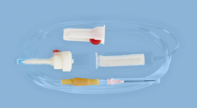 Система для вливаний гемотрансфузионная для крови с пластиковой иглой — 20 шт/уп купить оптом в Калининграде
